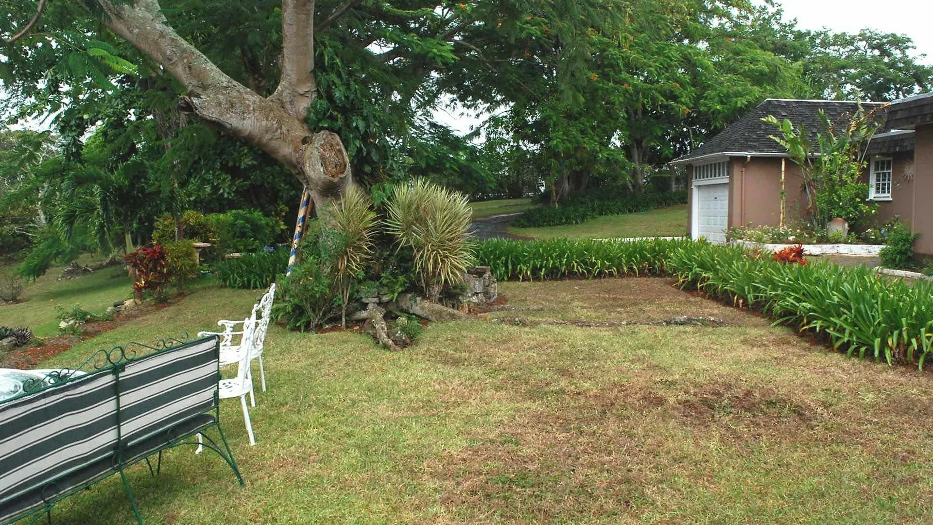 June Plum Bed And Breakfast Mandeville