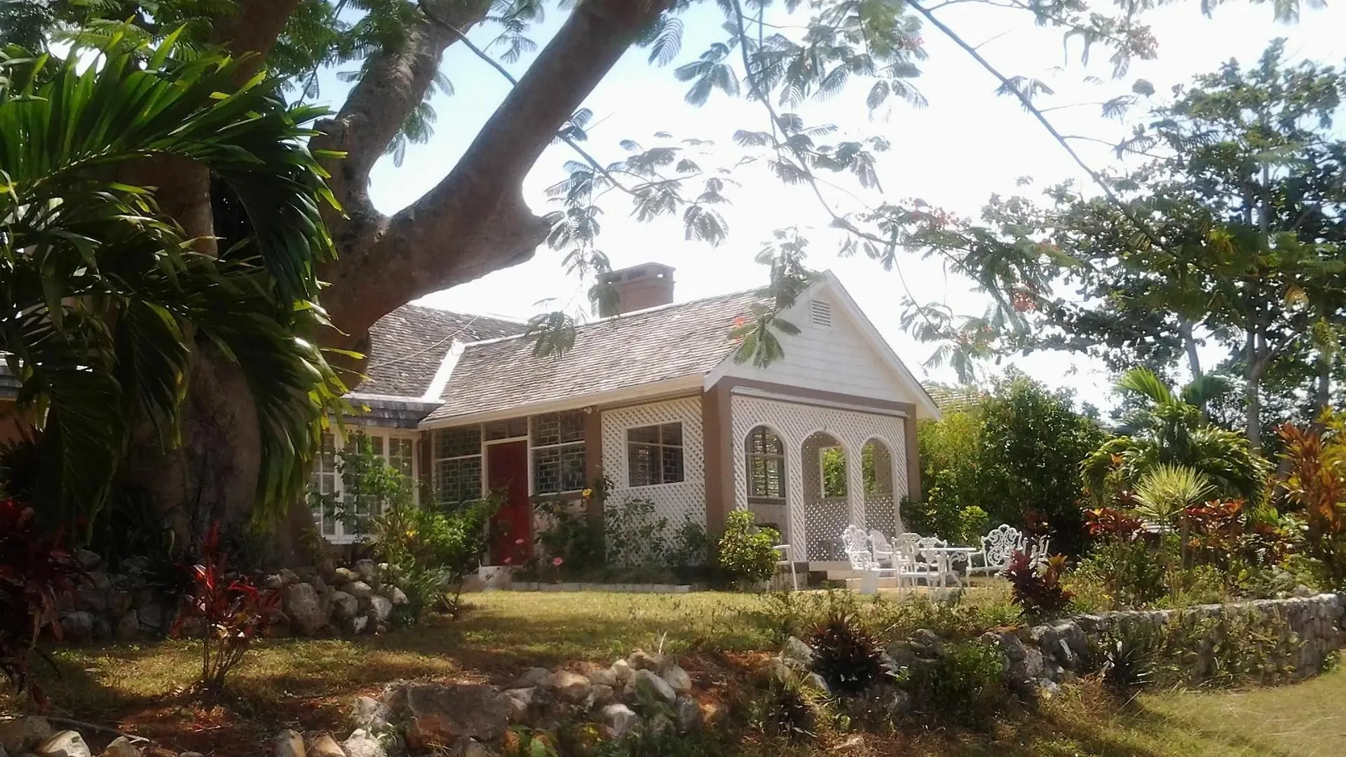 *** Alojamento de Acomodação e Pequeno-almoço June Plum Bed And Breakfast Mandeville Jamaica
